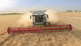 La vis d’alimentation de la coupe Vario de Claas se règle depuis le Cebis. © Claas La vis d’alimentation de la coupe Vario de Claas se règle depuis le Cebis. © Claas